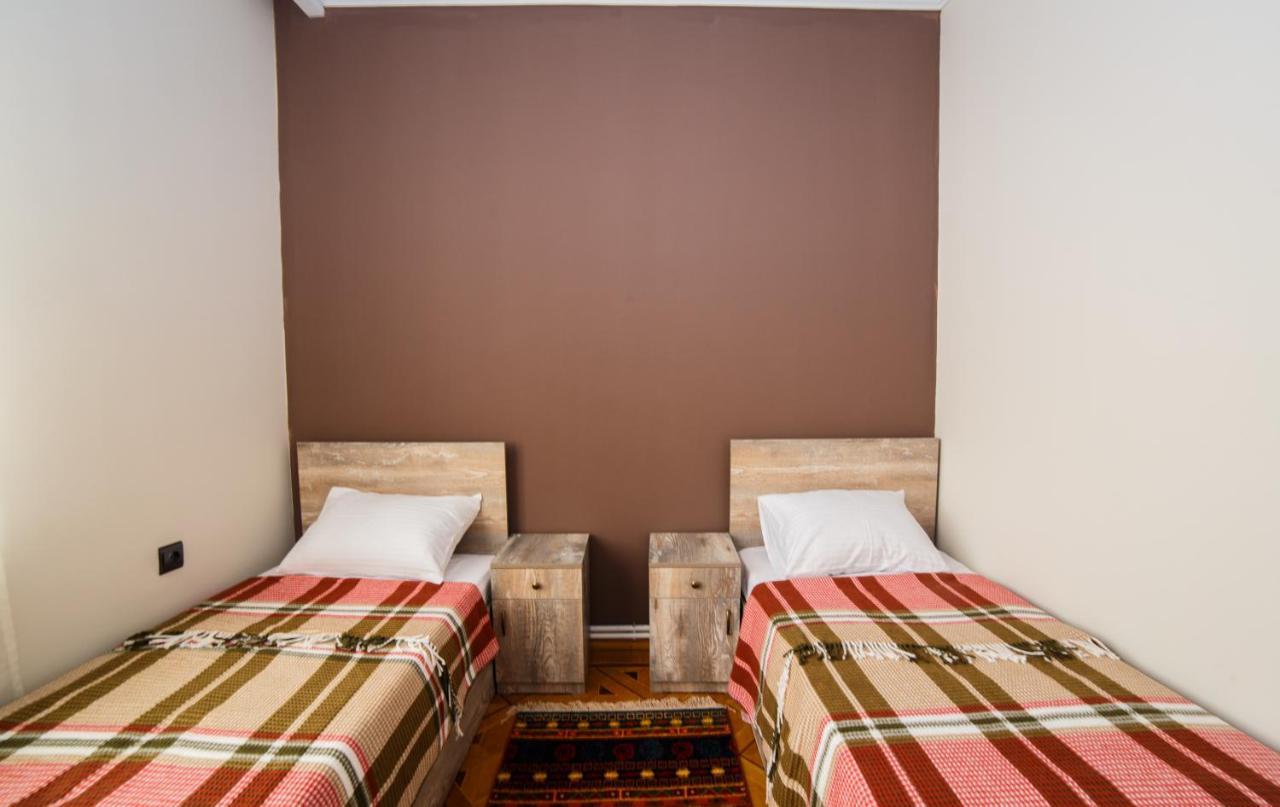 Red Castle Hotel Jereván Kültér fotó